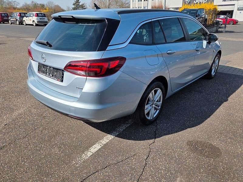Gebraucht Opel Astra Edition 136 PS (100 kW) 2017 Silber Kombi