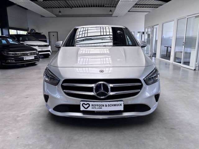 Gebraucht Mercedes B220 190 PS (139 kW) 2020 Iridiumsilber Van / Kleinbus