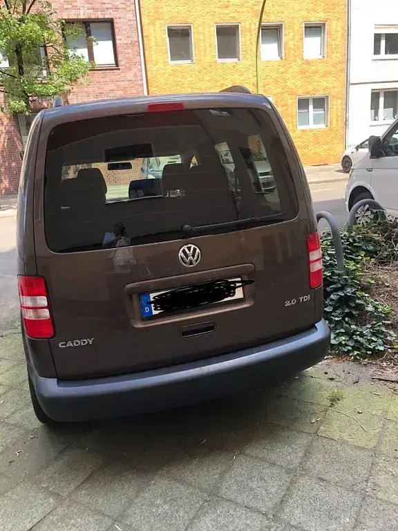 Gebraucht VW Caddy Highline 140 PS (102 kW) 2011 Braun Van / Kleinbus