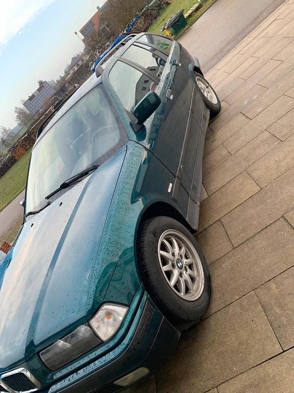 Gebraucht BMW 323 170 PS (125 kW) 1997 Grün Kombi