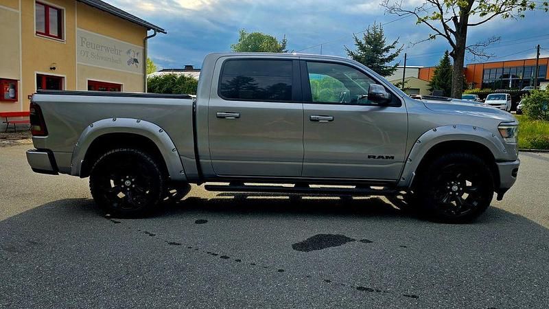 Gebraucht Dodge Ram 401 PS (294 kW) 2024 Silber Pickup