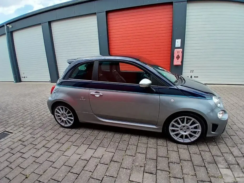 Gebraucht Abarth 695 179 PS (131 kW) 2018 Silber Kleinwagen