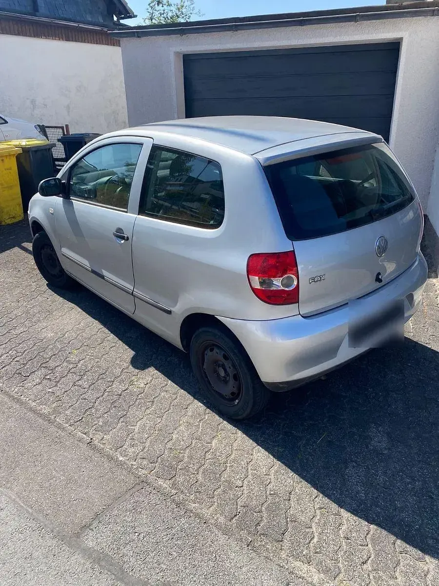 Gebraucht VW Fox 54 PS (39 kW) 2006 Silber Kleinwagen