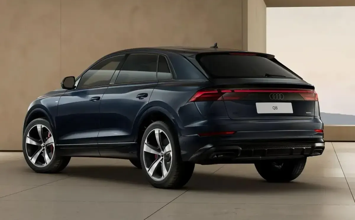 Neu Audi Q8 Design 286 PS (210 kW) 2025 Waitomoblau metallic SUV