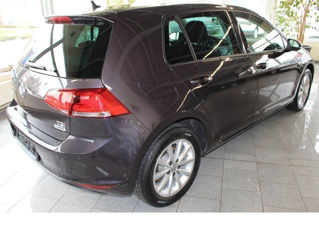Gebraucht VW Golf VII LOUNGE 125 PS (91 kW) 2015 Grau metallic Limousine