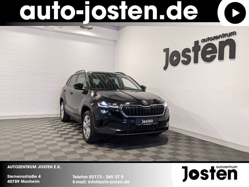 Schwarz (schwarzmagic perleffekt) Gebraucht 2024 Skoda Karoq Selection SUV | 29.990 € (Guter Preis) - Bild 1/4