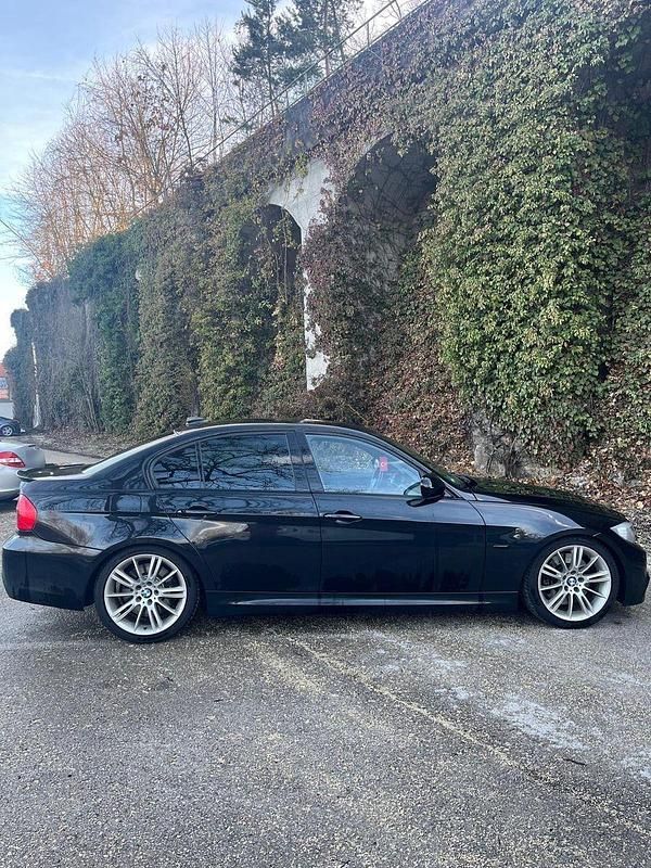 Gebraucht BMW 330 272 PS (200 kW) 2009 Schwarz Limousine