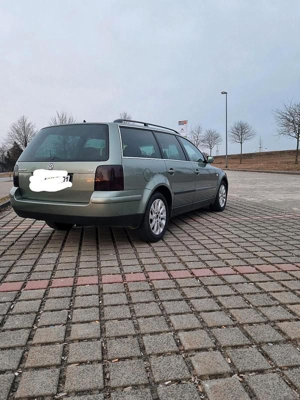 Usata VW Passat 130 CV (95 kW) 2003 Verde Station wagon