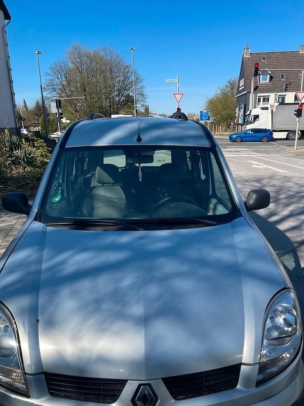Gebraucht Renault Kangoo 90 PS (66 kW) 2005 Silber Van / Kleinbus
