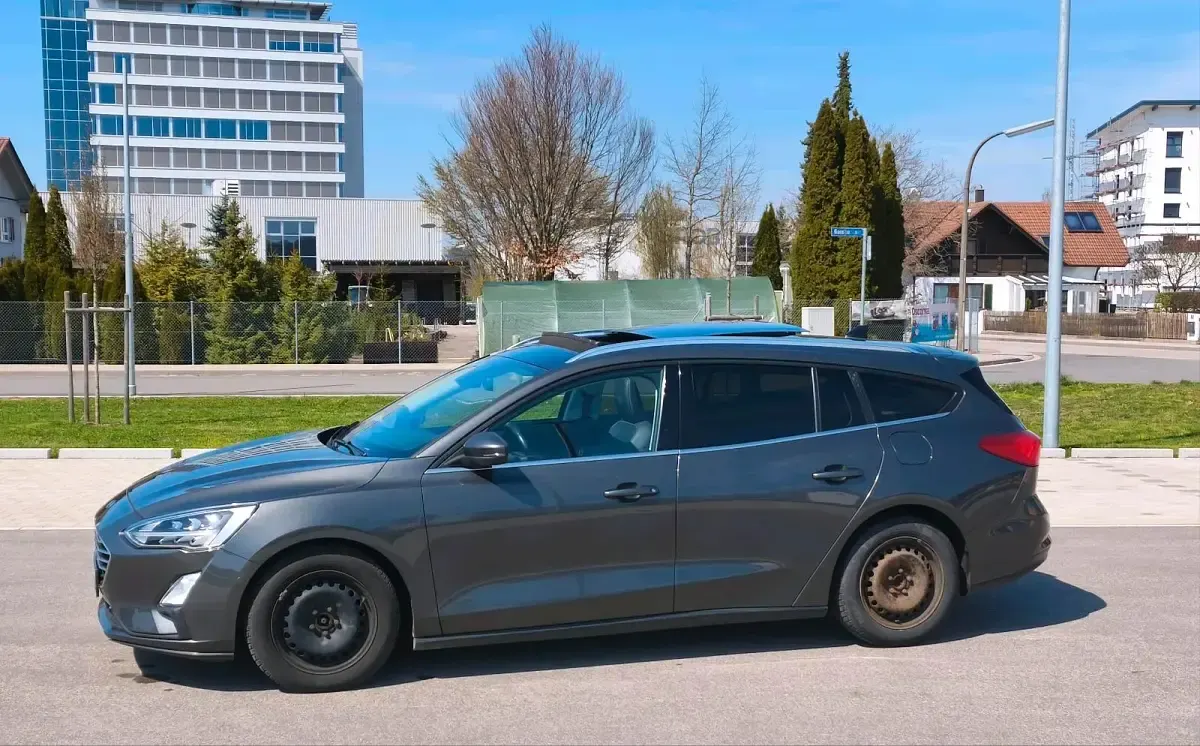 Używany Ford Focus Titanium 155 KM (114 kW) 2019 Szary Kombi