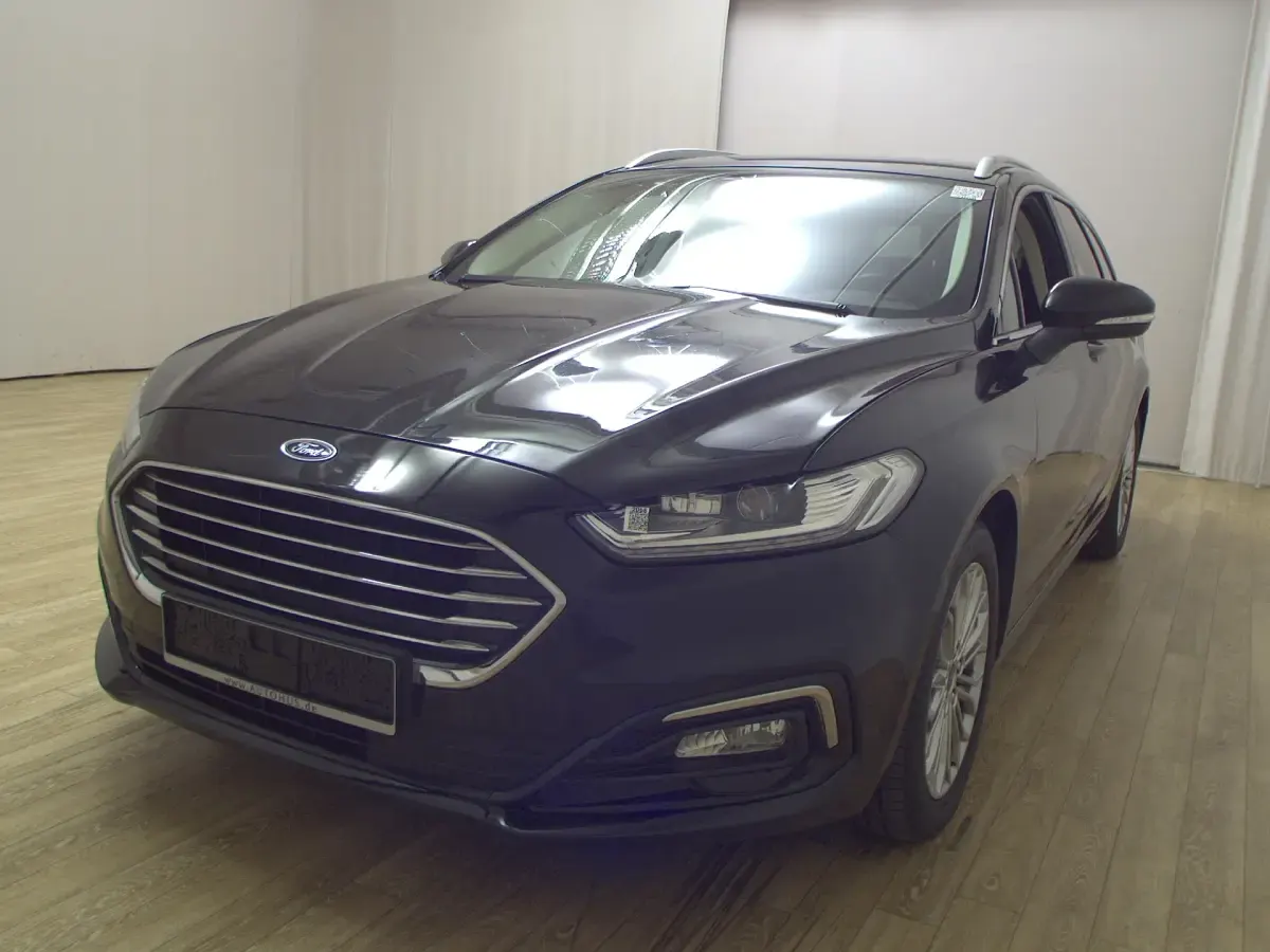 Gebraucht Ford Mondeo Titanium 150 PS (110 kW) 2021 Schwarz Limousine