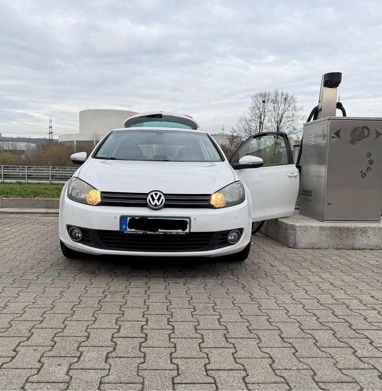 Weiß Gebraucht 2009 VW Golf VI Edition Limousine | 3.299 € (Guter Preis) - Bild 1/4