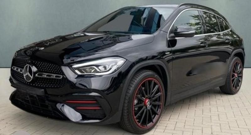Schwarz Gebraucht 2021 Mercedes GLA200 AMG SUV | 29.999 € (Superpreis) - Bild 1/4