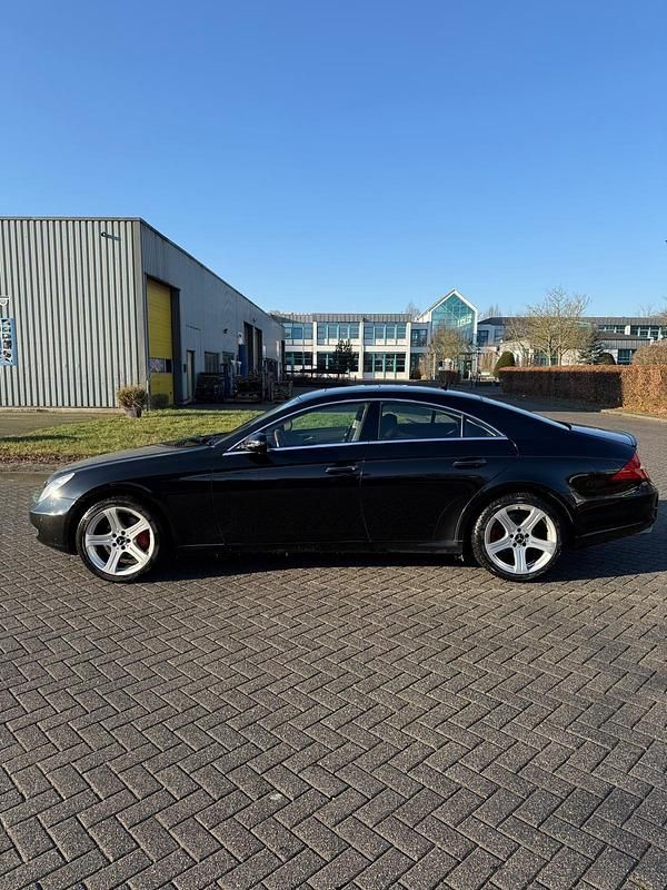 Gebraucht Mercedes CLS320 224 PS (164 kW) 2009 Schwarz Limousine