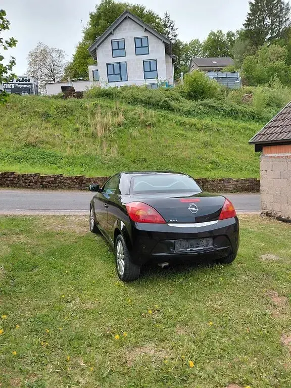 Gebraucht Opel Tigra Edition 90 PS (66 kW) 2009 Schwarz Cabrio