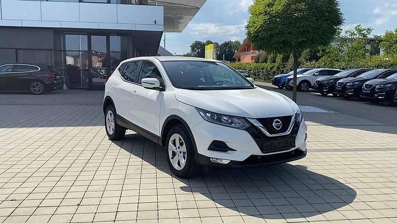 Solid white uni Gebraucht 2020 Nissan Qashqai Acenta+ SUV | 14.498 € (Superpreis) - Bild 1/4