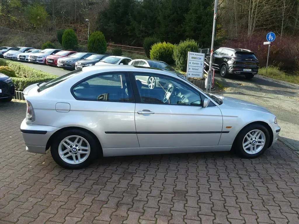Gebraucht BMW 316 116 PS (85 kW) 2002 Silber Limousine