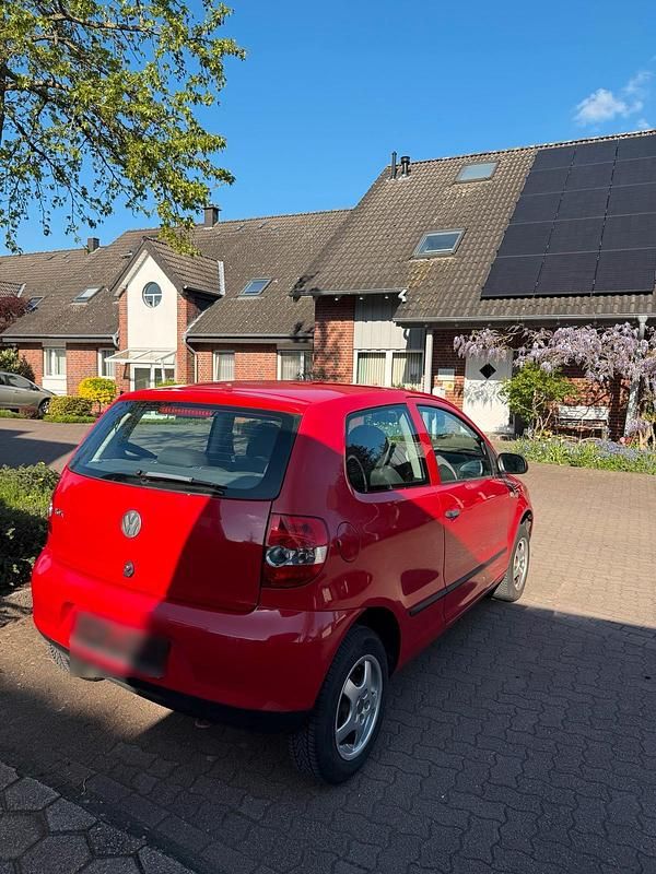 Second-hand VW Fox 52 CP (38 kW) 2006 Roșu Hatchback