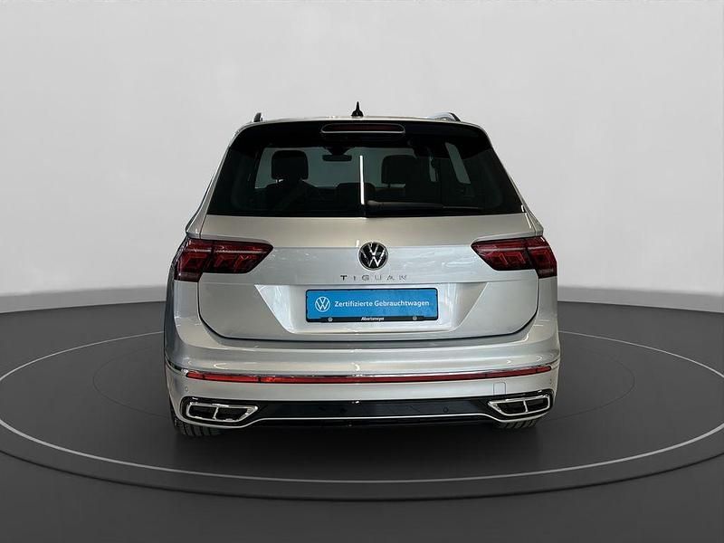 Gebraucht VW Tiguan R-line 150 PS (110 kW) 2024 Silber SUV