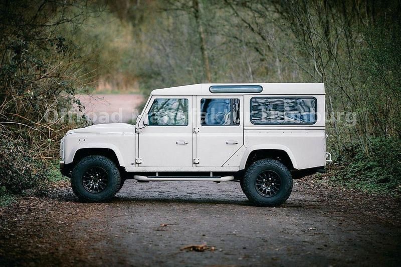 Gebraucht Land Rover Defender 122 PS (89 kW) 2008 Weiß Kombi