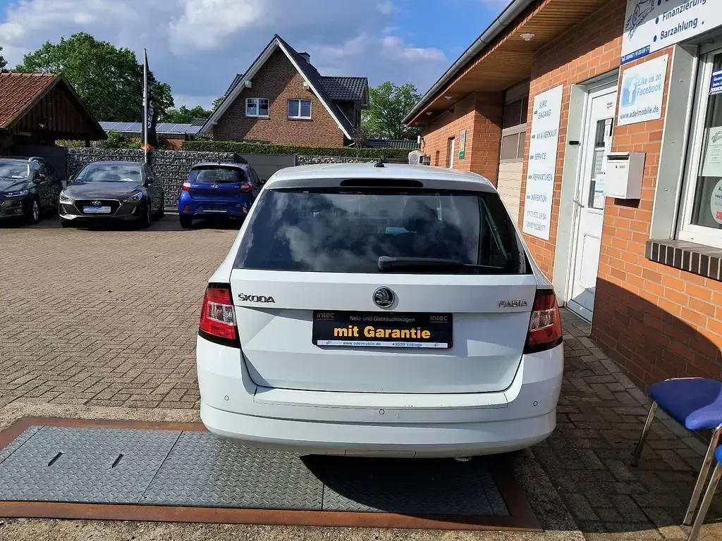Gebraucht Skoda Fabia Ambition 110 PS (80 kW) 2017 Weiß Kombi
