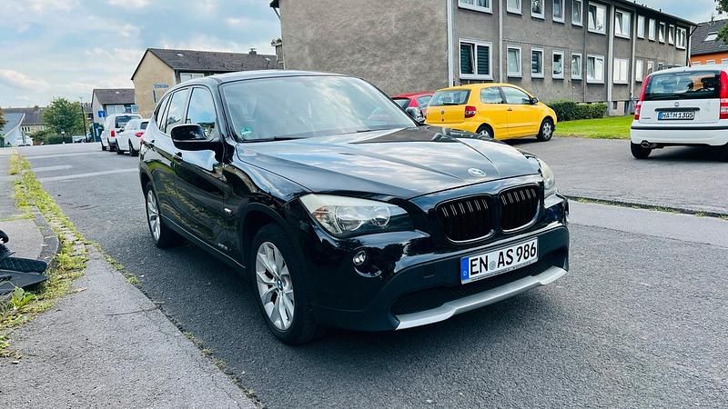 Schwarz Gebraucht 2010 BMW X1 SUV | 9.650 € (Etwas zu teuer) - Bild 1/4