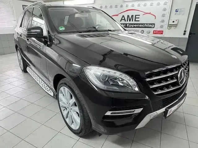 Gebraucht Mercedes ML350 258 PS (189 kW) 2014 Schwarz SUV