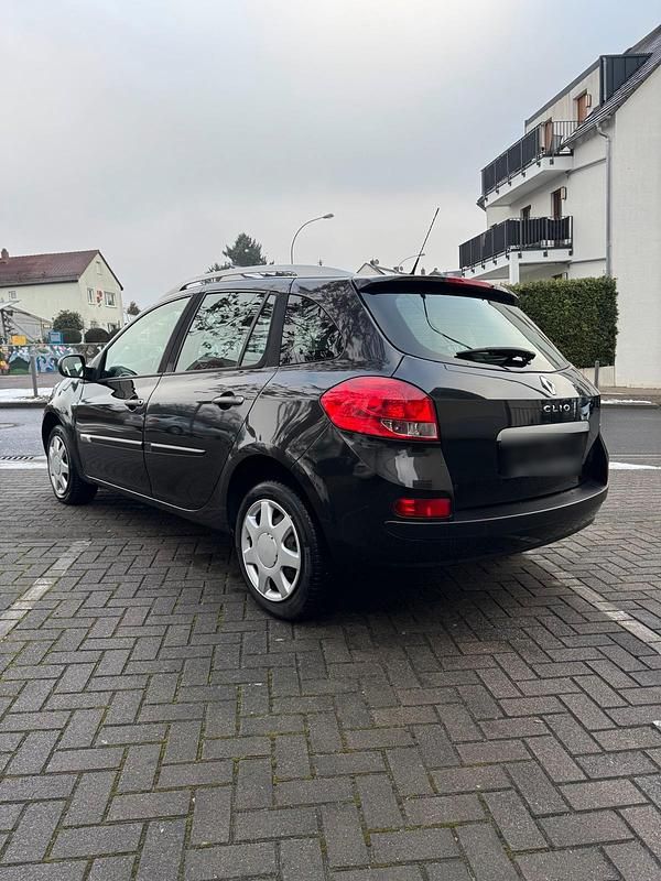 Gebraucht Renault Clio GrandTour 101 PS (74 kW) 2010 Schwarz Kombi