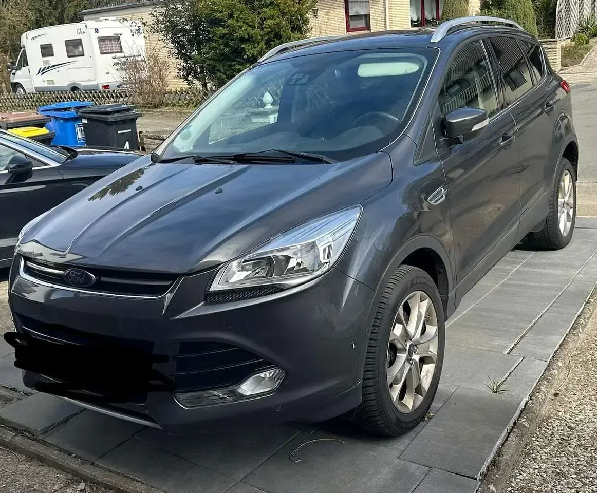 Usata Ford Kuga Titanium 179 CV (131 kW) 2015 Grigio SUV