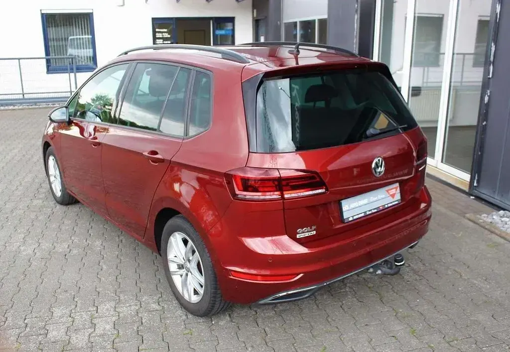 Gebraucht VW Golf 150 PS (110 kW) 2020 Cranberry red metallic Van / Kleinbus