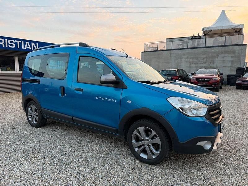 Gebraucht Dacia Dokker Stepway 116 PS (85 kW) 2015 Blau Van / Kleinbus