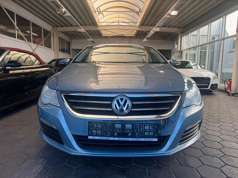 Second-hand VW Passat 160 CP (117 kW) 2010 Gri Berlinǎ