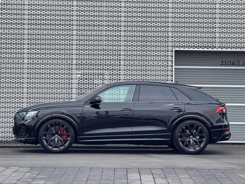 Neu Audi RS Q8 600 PS (441 kW) 2026 Mythosschwarz metallic SUV