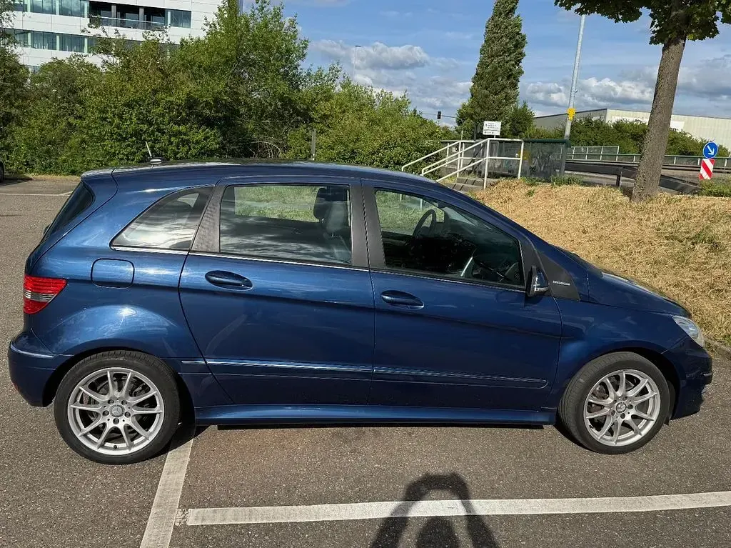 Gebraucht Mercedes B160 Sport 95 PS (69 kW) 2010 Blau Kleinwagen