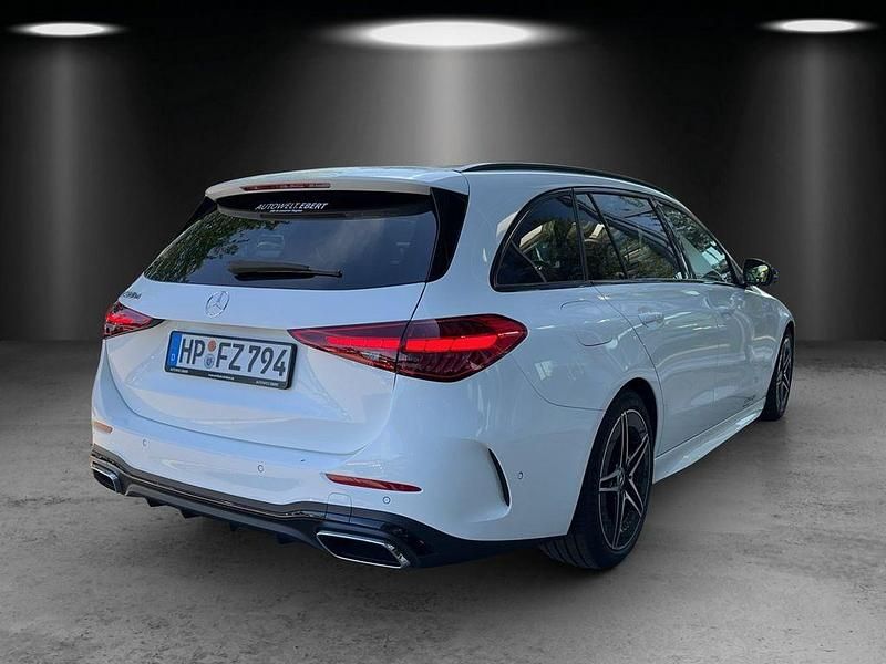 Gebraucht Mercedes C300 AMG 265 PS (194 kW) 2024 Polarweiß Kombi