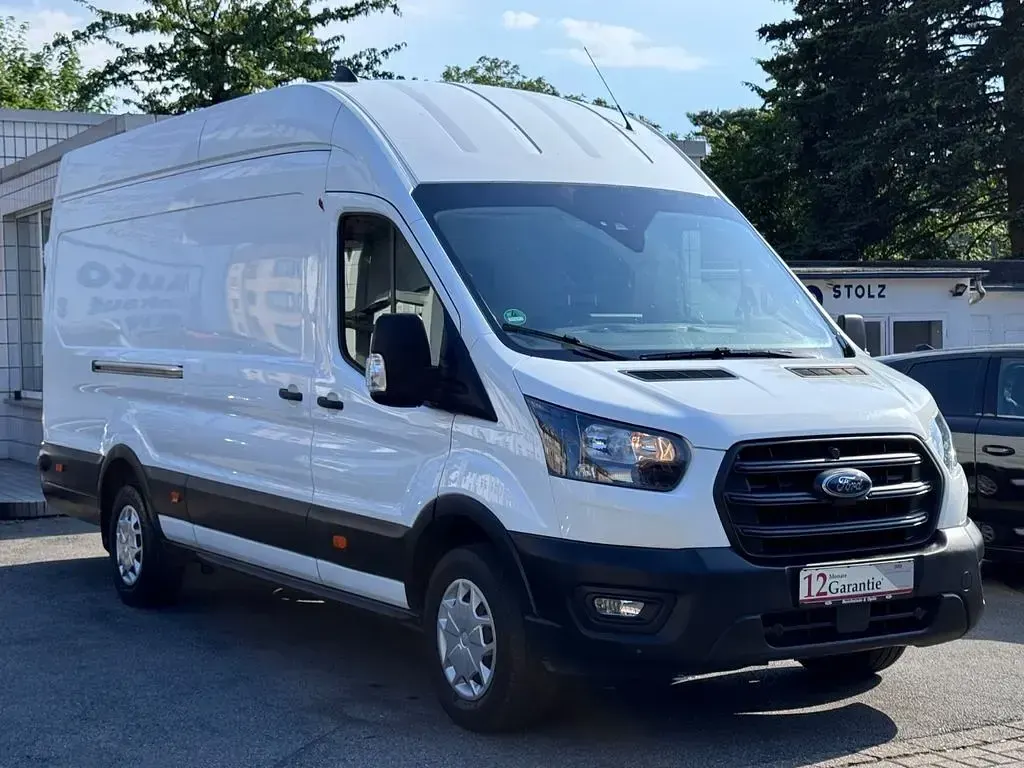 Gebraucht Ford Transit Trend 170 PS (125 kW) 2023 Weiß Van / Kleinbus