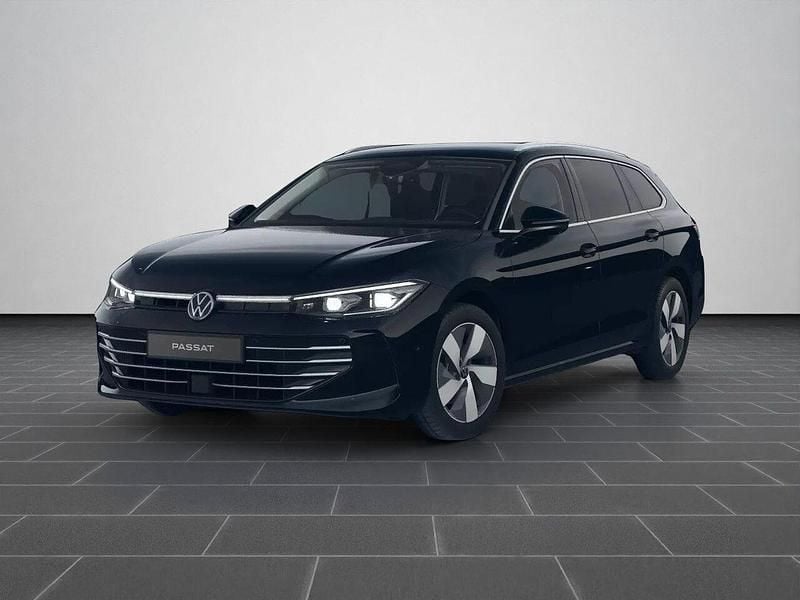 Grenadillschwarz metallic (metallic) Gebraucht 2025 VW Passat Elegance Kombi | 37.980 € (Superpreis) - Bild 1/4