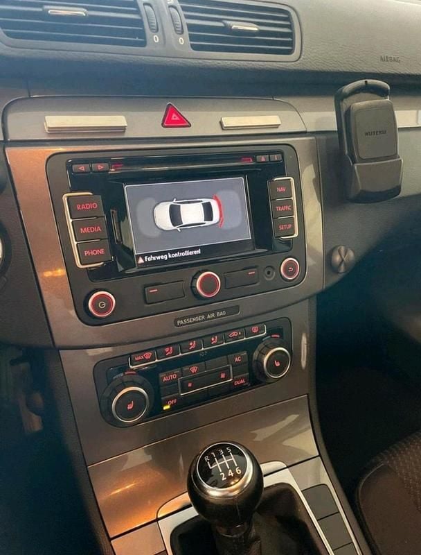 Schwarz Gebraucht 2011 VW Passat Limousine | 4.200 € (Superpreis) - Bild 1/4