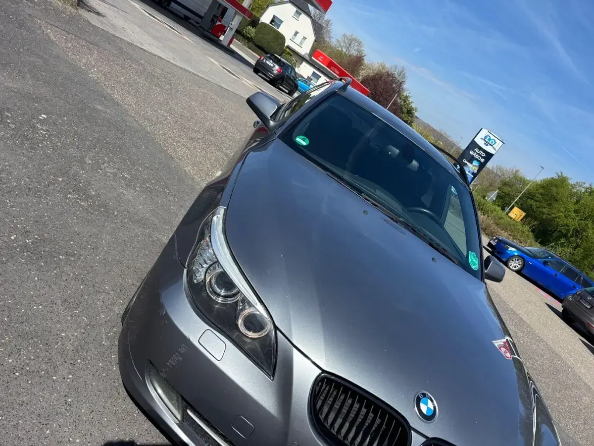 Gebraucht BMW 520 Exclusive 177 PS (130 kW) 2010 Grau Kombi