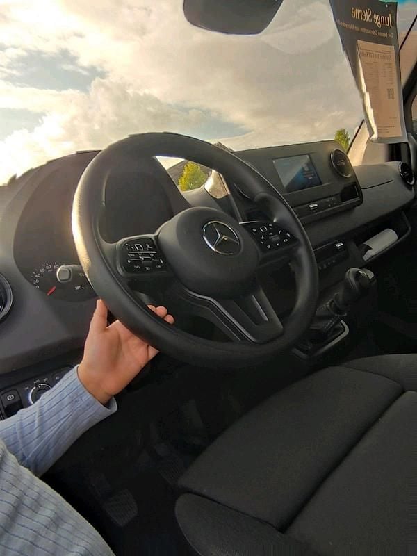 Schwarz Gebraucht 2020 Mercedes Sprinter Van | 22.500 € (Guter Preis) - Bild 1/4