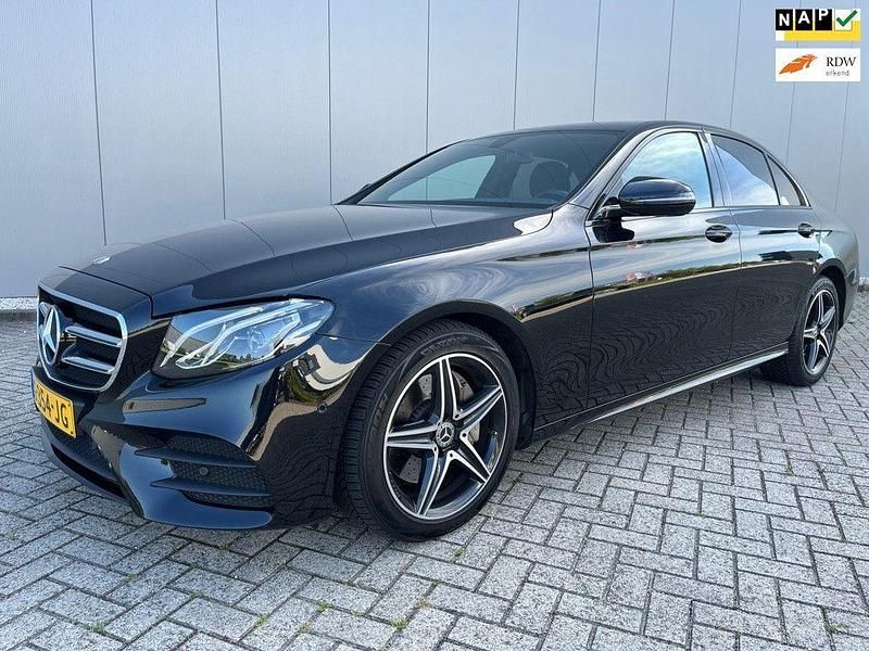 Schwarz Gebraucht 2019 Mercedes E200 Business Limousine | 21.900 € - Bild 1/4
