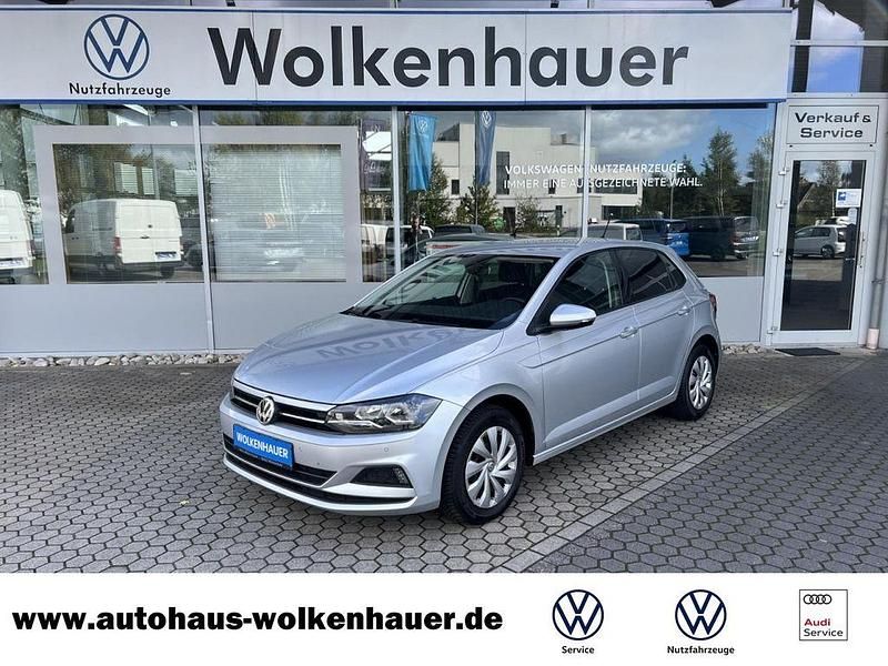 Silber (metallic) Gebraucht 2018 VW Polo Comfortline Kleinwagen | 10.950 € (Fairer Preis) - Bild 1/4