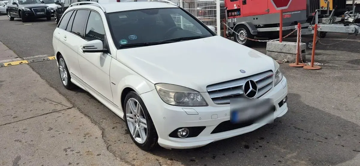 Gebraucht Mercedes C250 204 PS (150 kW) 2009 Weiß Kombi