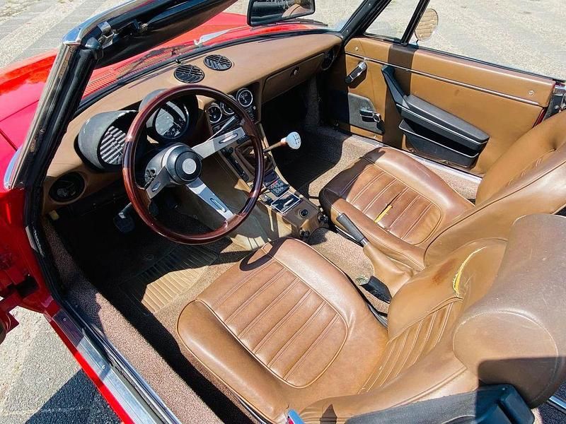 Gebraucht Alfa Romeo Spider Veloce 126 PS (92 kW) 1983 Rot Cabrio