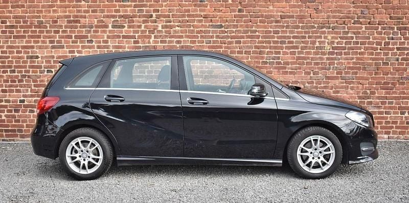 Gebraucht Mercedes B180 122 PS (89 kW) 2016 Schwarz Van / Kleinbus