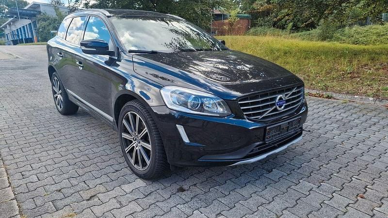 Schwarz Gebraucht 2015 Volvo XC60 Inscription SUV | 14.900 € (Fairer Preis) - Bild 1/4