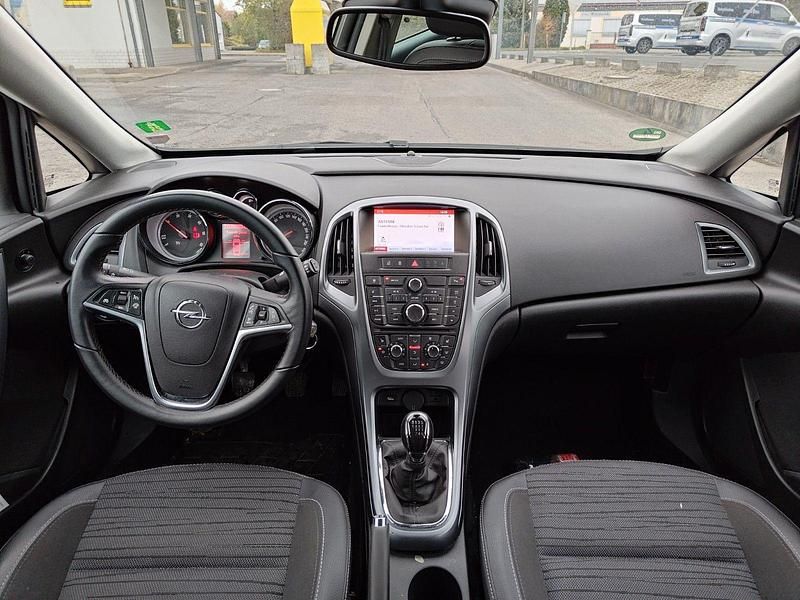 Gebraucht Opel Astra Eco 136 PS (100 kW) 2014 Grau Kombi