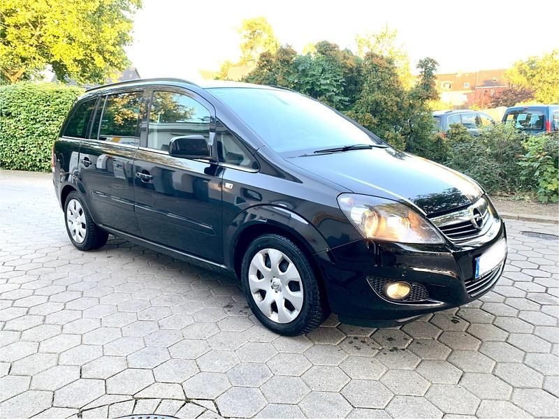 Schwarz Gebraucht 2011 Opel Zafira Van / Kleinbus | 2.699 € (Superpreis) - Bild 1/4