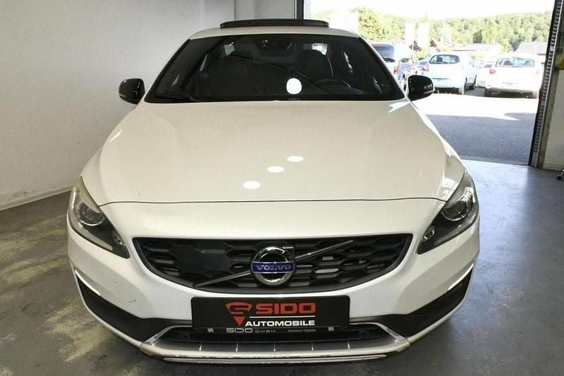 Gebraucht Volvo S60 CC 190 PS (139 kW) 2016 Crystal white pearl / metallic Limousine