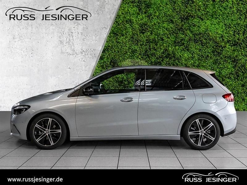 Gebraucht Mercedes B200 Progressive 163 PS (119 kW) 2025 Metalliclack hightechsilber Van / Kleinbus